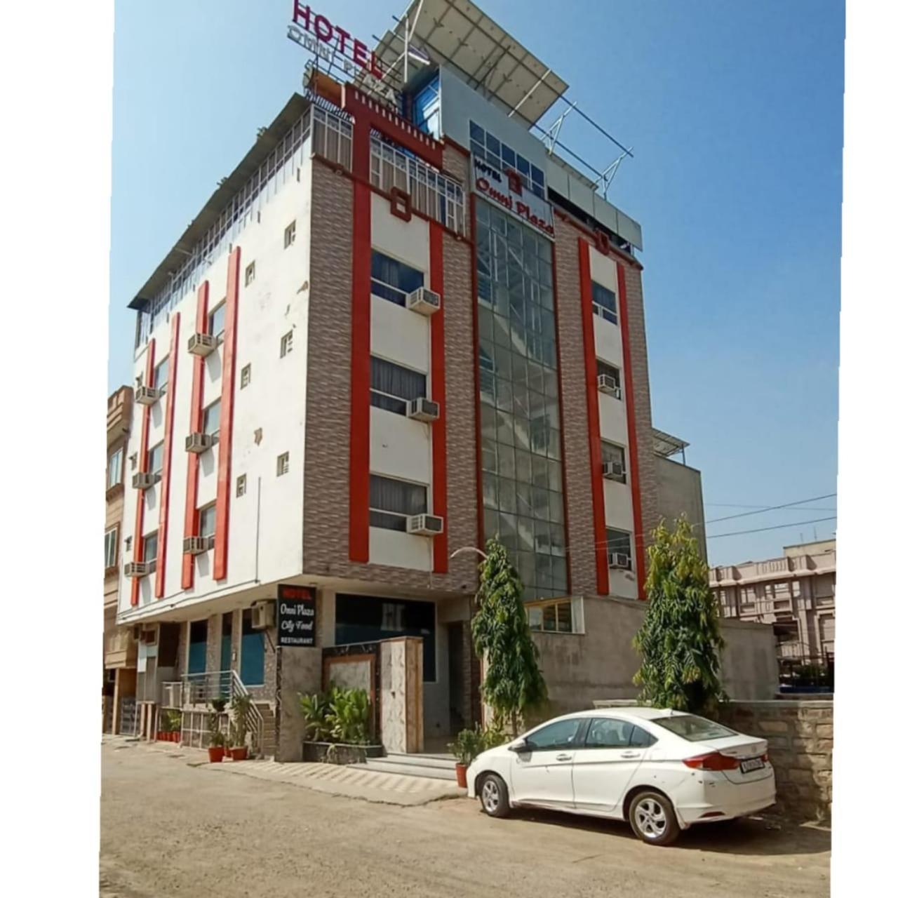 ג'ודפור Hotel Omni Plaza מראה חיצוני תמונה