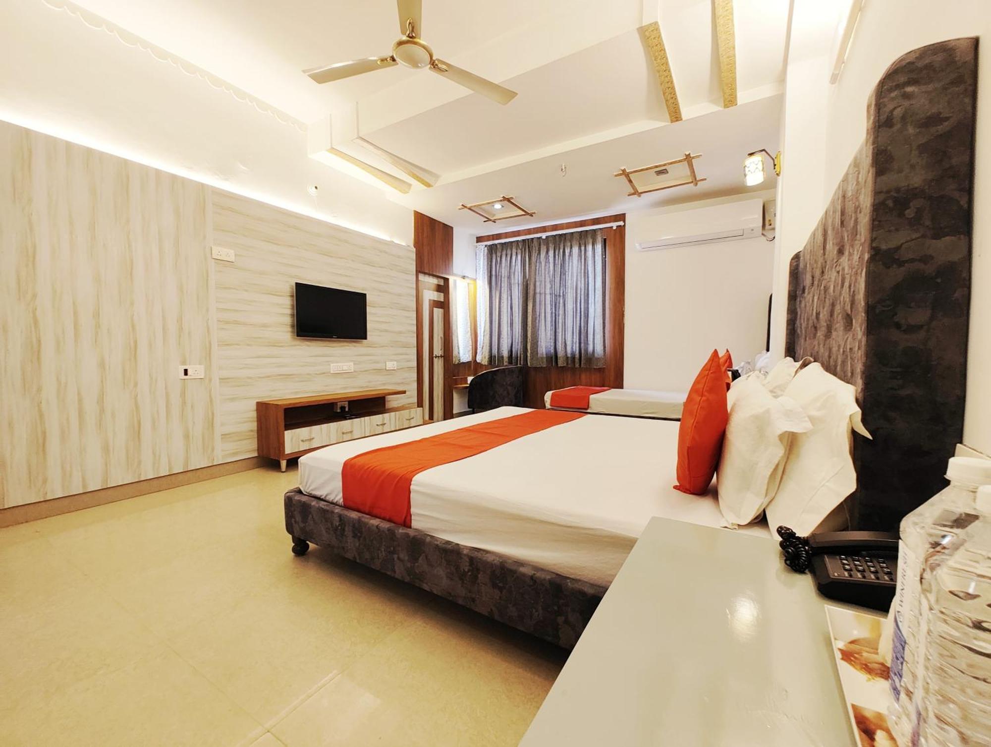 ג'ודפור Hotel Omni Plaza מראה חיצוני תמונה